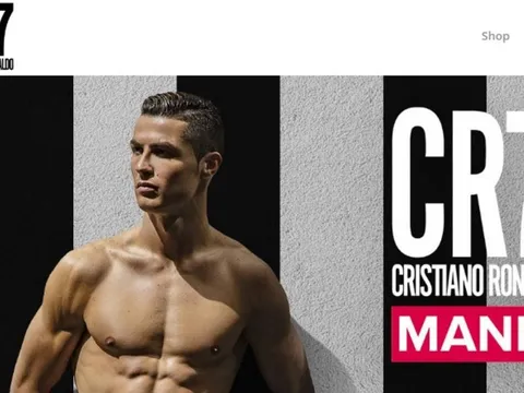 Trang chủ đồ lót CR7 chuyển màu, Ronaldo đếm ngày đến Juventus