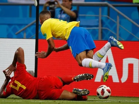 Tranh cãi: Trọng tài "cướp" penalty của Brazil?