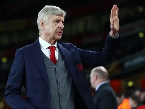 Tri ân chưa lâu, fan Arsenal đã quay sang chỉ trích Wenger vì Aubameyang