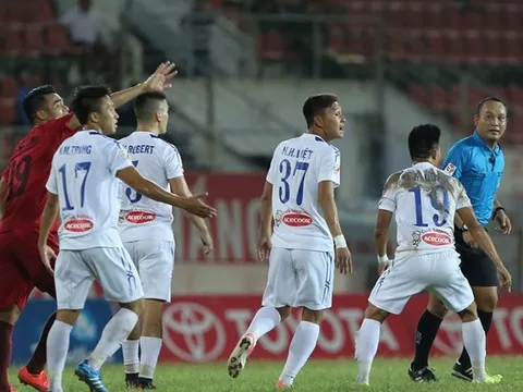 Cựu trọng tài FIFA Đinh Văn Dũng bảo vệ trọng tài thổi phạt đền HAGL