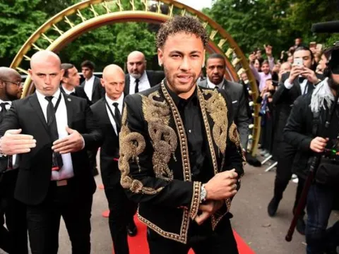 Nghỉ gần 3 tháng, Neymar vẫn được nhận giải hay nhất Ligue 1