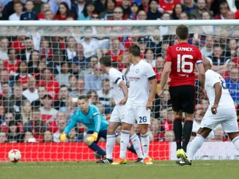 TRỰC TIẾP Man United 2008 2-2 Carrick All-stars (KT): Đẳng cấp là mãi mãi
