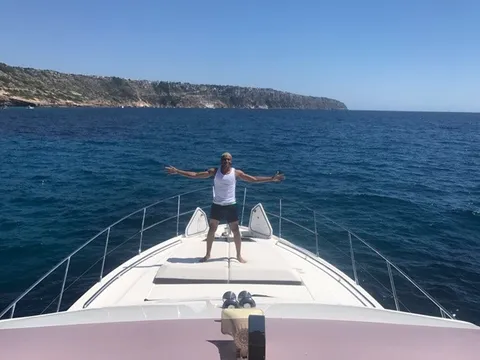 Trước mùa Hè giông bão, Kylian Mbappe thư thái trên du thuyền
