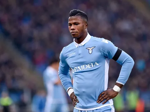 "Truyền nhân Balotelli" nổi loạn, Lazio đau đầu