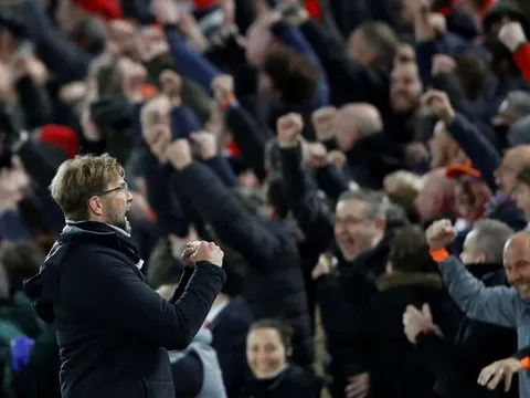 Liverpool bắt nạt Man City: Pep quá nhỏ bé trước Klopp