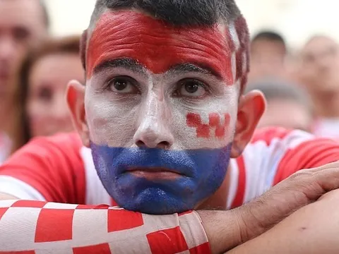Từ Paris tới Zagreb: Cảm xúc đau đớn và ngây ngất trái ngược giữa CĐV Pháp và Croatia