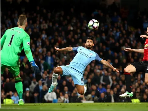 Tung đến 8 cú sút, Aguero vẫn không thể phá lưới Man United