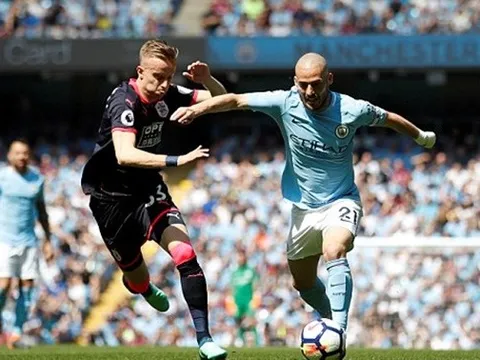 Tung đội hình mạnh nhất, Man City vẫn bị Huddersfield cầm hòa khó hiểu