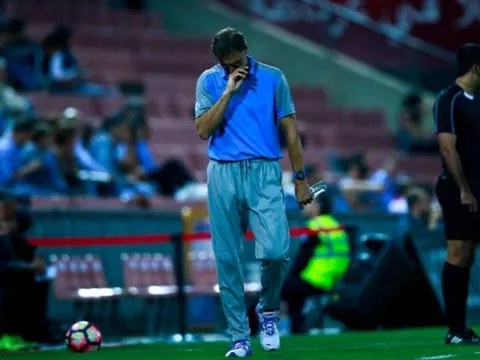 HLV Tony Adams thua to trong ngày ra mắt ở La Liga