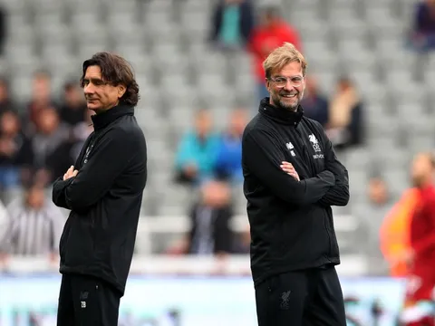 Tương lai 'cánh tay phải' của Klopp được làm rõ