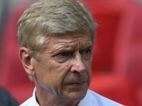 Tương lai của Arsene Wenger từng khiến phòng thay đồ Arsenal 'dậy sóng'