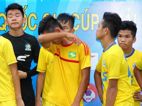 VCK U15 Quốc gia Thái Sơn Bắc: Cầu thủ SLNA khóc nức nở nhìn Viettel vào bán kết