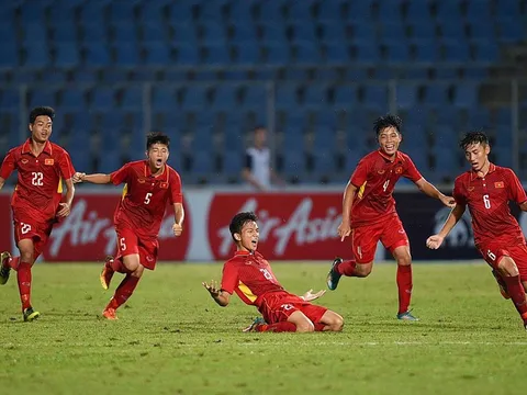U15 Việt Nam ăn mừng cảm xúc khi ghi bàn vào lưới Australia