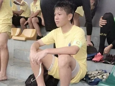 Cầu thủ bị dọa “cắt gân chân” được triệu tập lên U15 Việt Nam