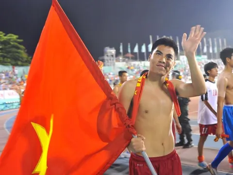 Tuyển thủ lỡ SEA Games nhờ đồng đội "đá hộ"