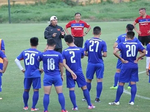 U22 Việt Nam được "nâng trứng, hứng hoa": Đừng có thành... nhà trẻ!