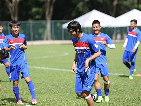 Chắc suất SEA Games, Công Phượng, Tuấn Anh cười tít mắt