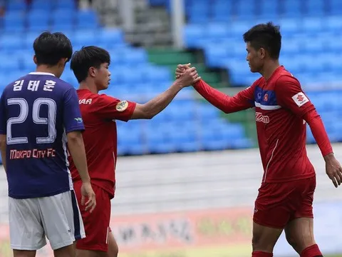 Vì sao U22 Việt Nam đá giao hữu giữa trưa?