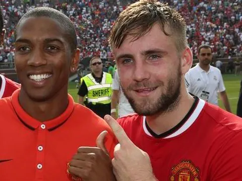 U23 Man Utd gây thất vọng trong ngày tái xuất của Young và Shaw