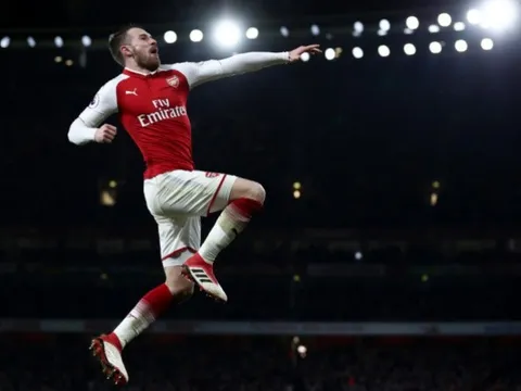 Unai Emery phá vỡ kế hoạch chuyển nhượng của Man Utd và Juventus