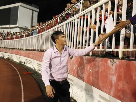 Công Vinh tung chiêu độc khuất phục “ngựa ô” V-League