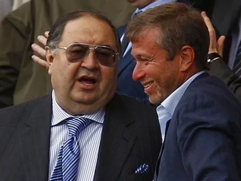 Usmanov sẵn sàng sa thải Wenger, hứa 'tạo bom tấn' cho Arsenal