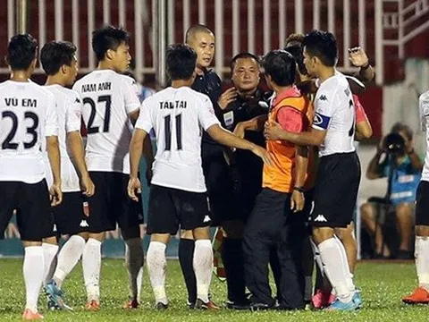 V-League 2017 trở lại: Căng đét vì... lo lắng