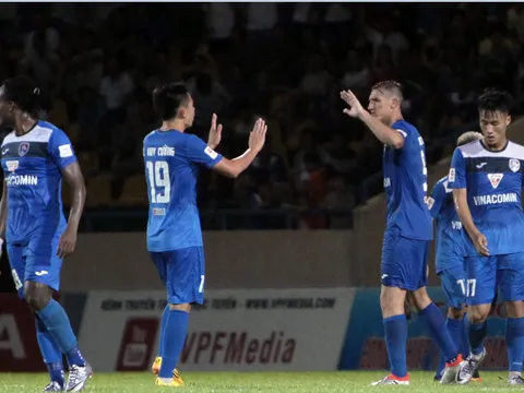 Thần tài Dyachenko tỏa sáng, Than Quảng Ninh nhấn chìm Long An