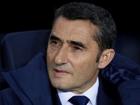 Valverde nổi đóa khi bị báo giới công kích