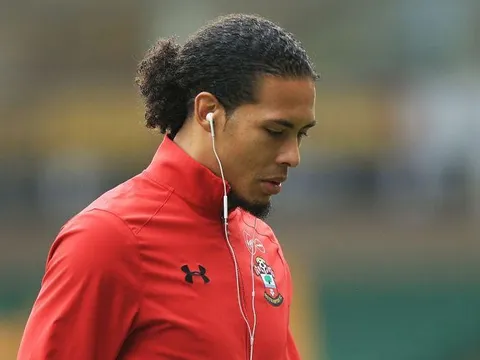 3 ông lớn Premier League dùng lương khủng dụ Van Dijk