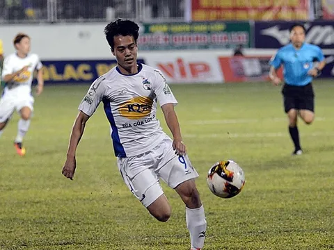 Văn Toàn: ‘Ghi bàn sớm giúp tôi tự tin hơn ở V-League'