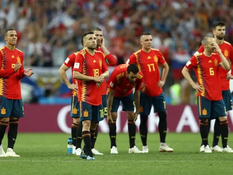 VAR lại gây tranh cãi vì từ chối cho Tây Ban Nha hưởng penalty