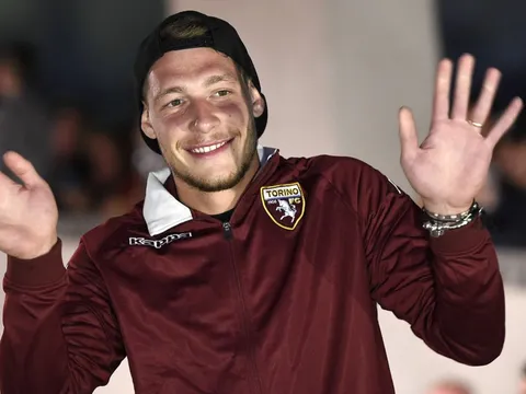 Vẫy chào tại quảng trường Bormio, lần cuối của Belotti?