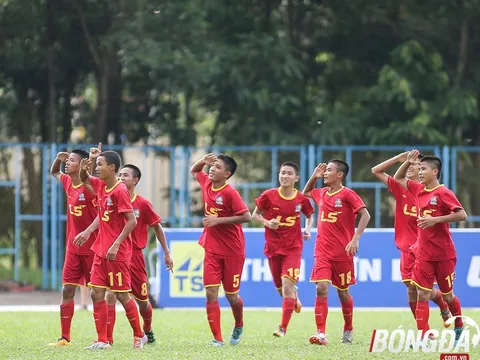 Chùm ảnh: "Hậu duệ" Thể Công ăn mừng ấn tượng kiểu áo lính