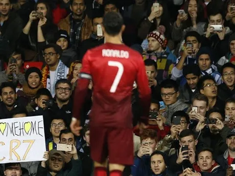 Về nhà đi, Cristiano Ronaldo!