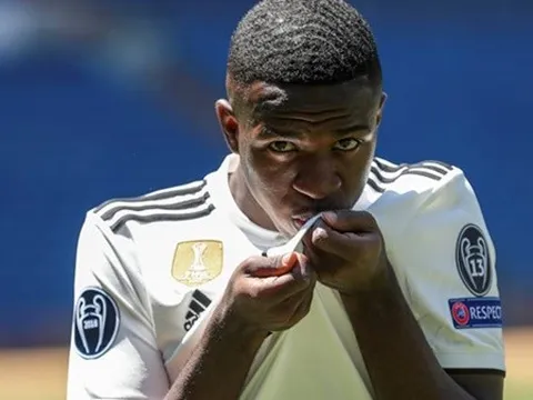 Xin lỗi Perez, Vinicius không phải Neymar