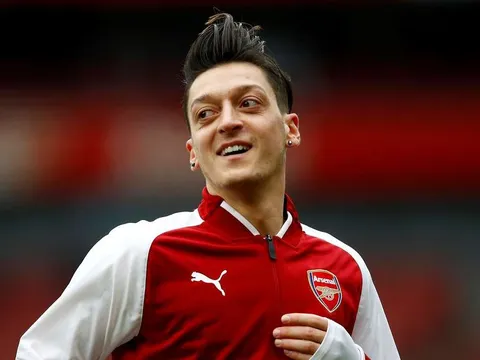 Vì cái tên này, Ozil lỡ cơ hội tới Man Utd