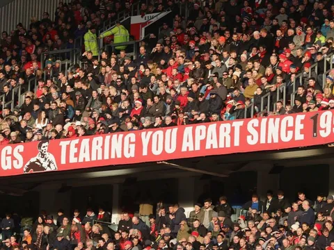 Vì đội bóng, fan nào 'trâu' nhất Premier League (P.1)