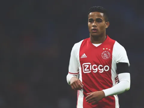 Vì sao AS Roma chốt nhanh vụ Justin Kluivert?