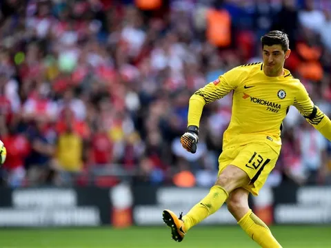 Vì sao Courtois được Conte cho đá penalty?