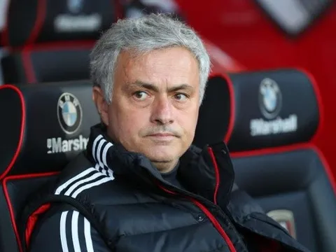 Vì sao Man Utd chưa chiêu mộ thêm cầu thủ nào trong phiên chợ hè?