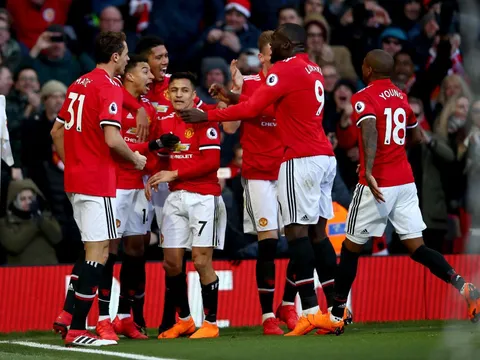 Vì sao Manchester United nên sử dụng sơ đồ 3-5-2 ở mùa giải tới