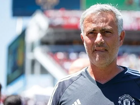 Mourinho: Các đội bóng đang "vung tiền" quá dễ dàng