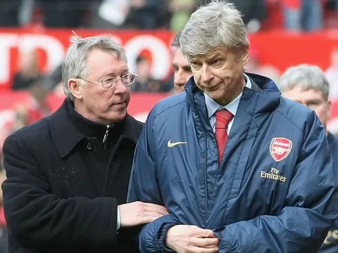 Vì Wenger, Ferguson từng ‘tuyên chiến’ với CĐV MU