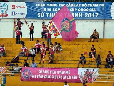 Bóng đá Việt Nam: Sau đại tiệc là ổ bánh mì... cứu đói