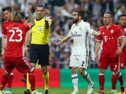 Trọng tài 'chôn vùi' Bayern: Viktor Kassai & Quá khứ bất hảo