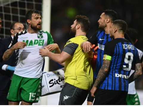 Vỡ mộng Champions League, Icardi lao vào đánh đối thủ