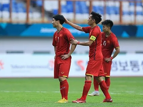 Văn Quyết tiết lộ lý do 2 lần nhường đá penalty cho Công Phượng