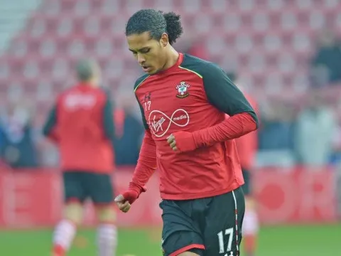 Vụ Van Dijk: Man City nâng giá, Liverpool "các" thêm Sakho để "quyết đấu"