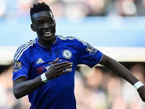 Vừa đến Lyon, Traore đã quay sang oán trách Chelsea